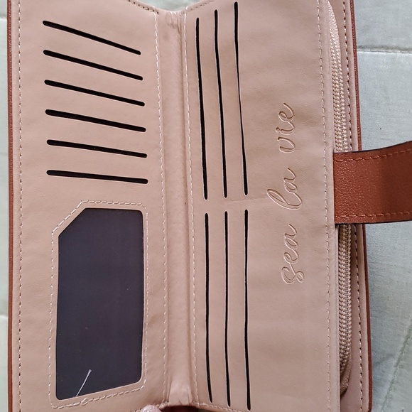 NEW! Leaf motif wallet - Picture 6 of 9